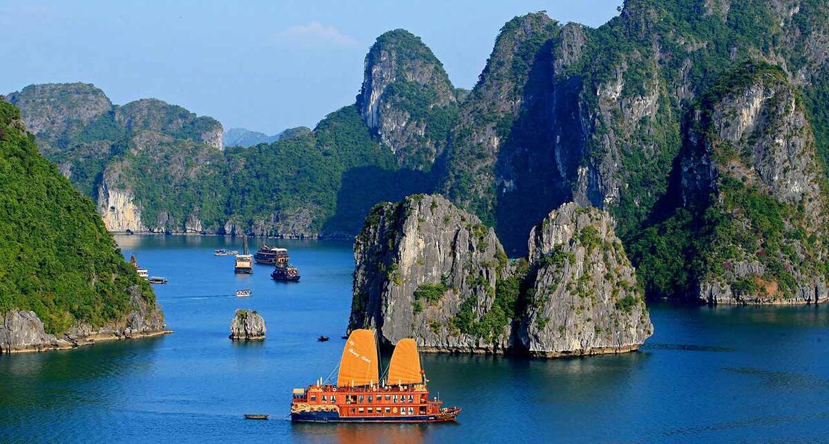 Indulge in relaxation amidst the breathtaking beauty of Halong Bay