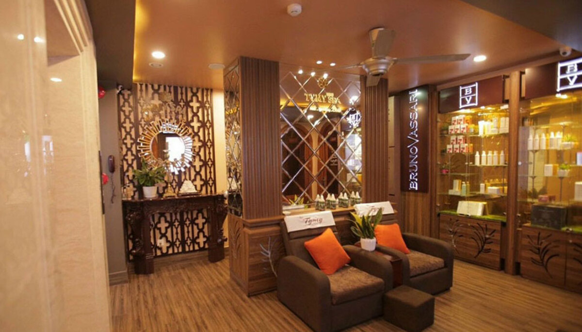 A cozy waiting room with a comfortable atmosphere that delights customers.